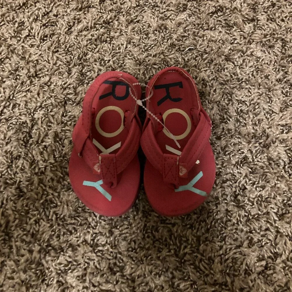 Roxy Girls Sandal Size 5/6 Flip Flop Thong Style Pink Fabric Strap